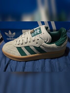 Unisex adidas Samba Suede Sneakers, Youth 7